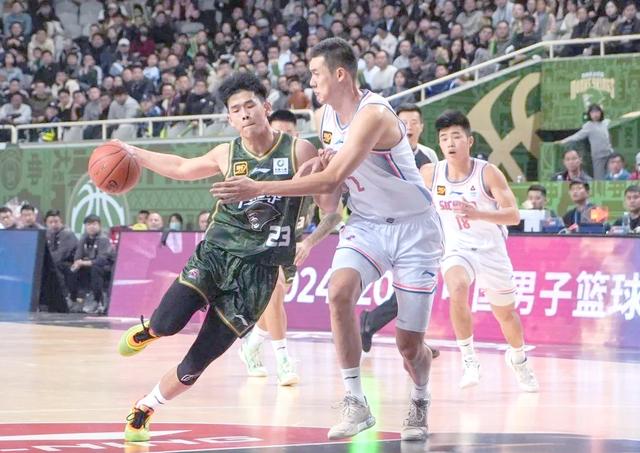 开云平台-球队内部积极备战新季,全力冲击季后赛的简单介绍