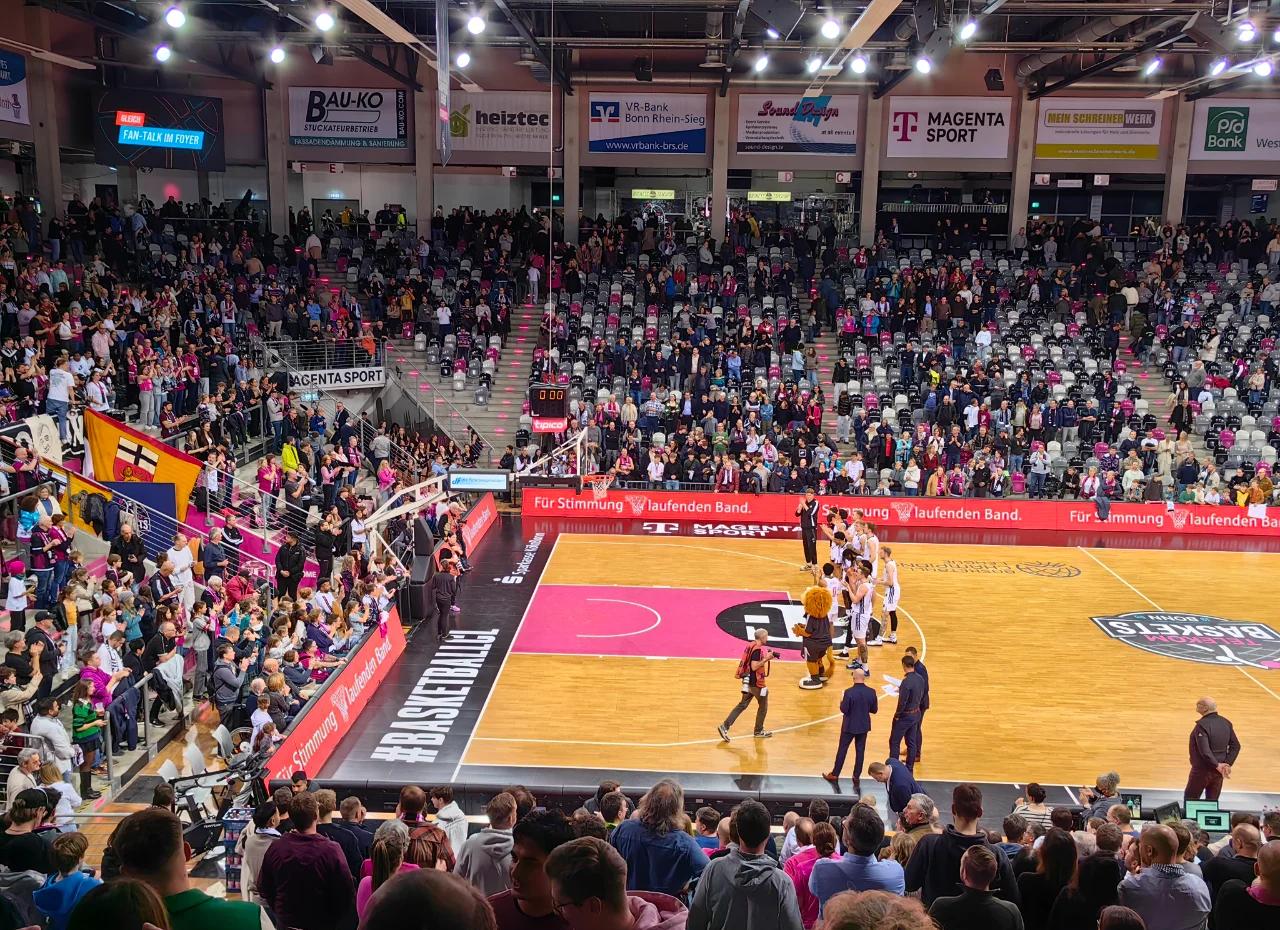 开云体育在线-今年的篮球锦标赛将在欧洲地区举行