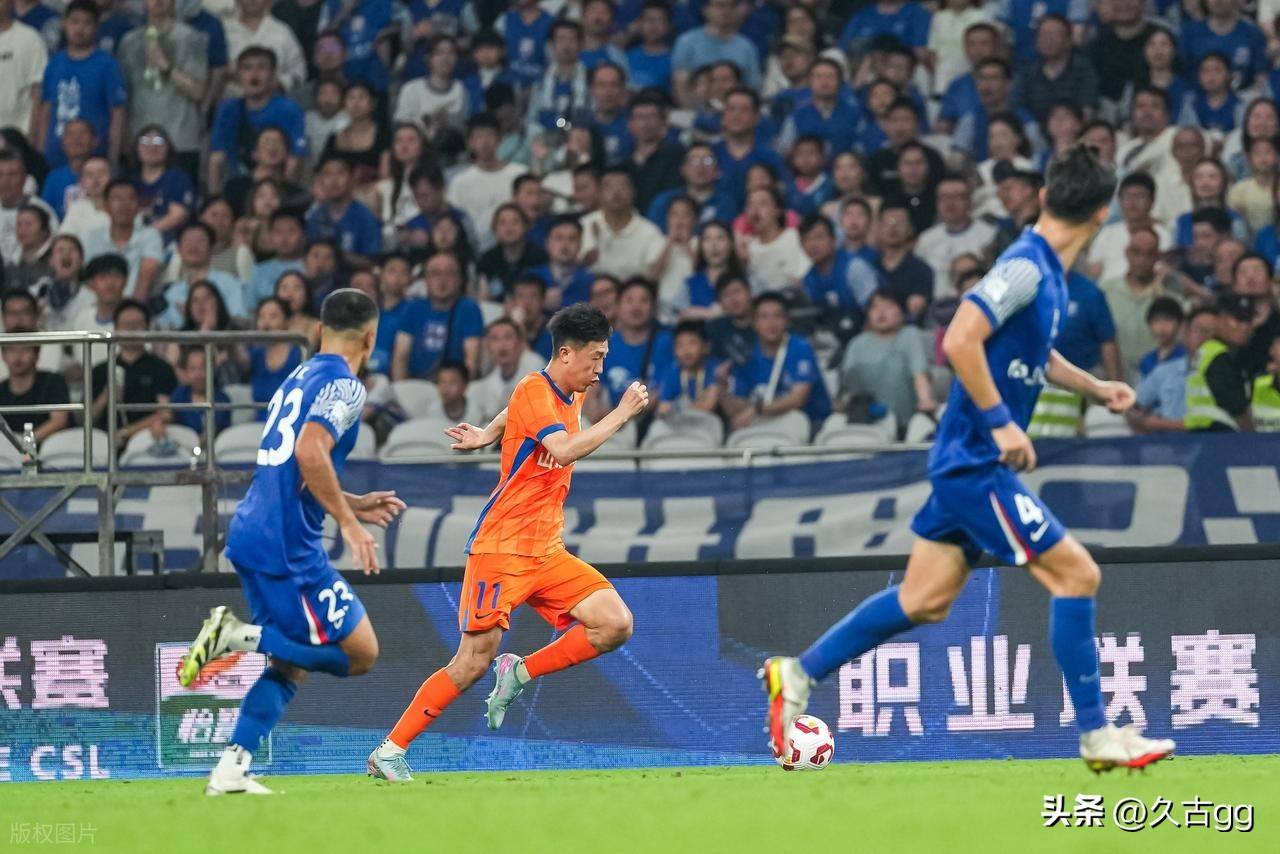 中国足球赛事一场备受争议比赛在近日引人关注的简单介绍 中国足球赛事一场备受争议比赛在近日引人关注的简单介绍