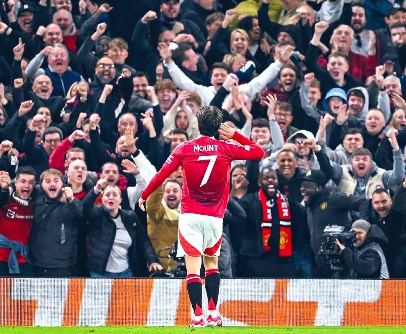 开云官网-曼联主场告捷,挡住晋级对手进攻