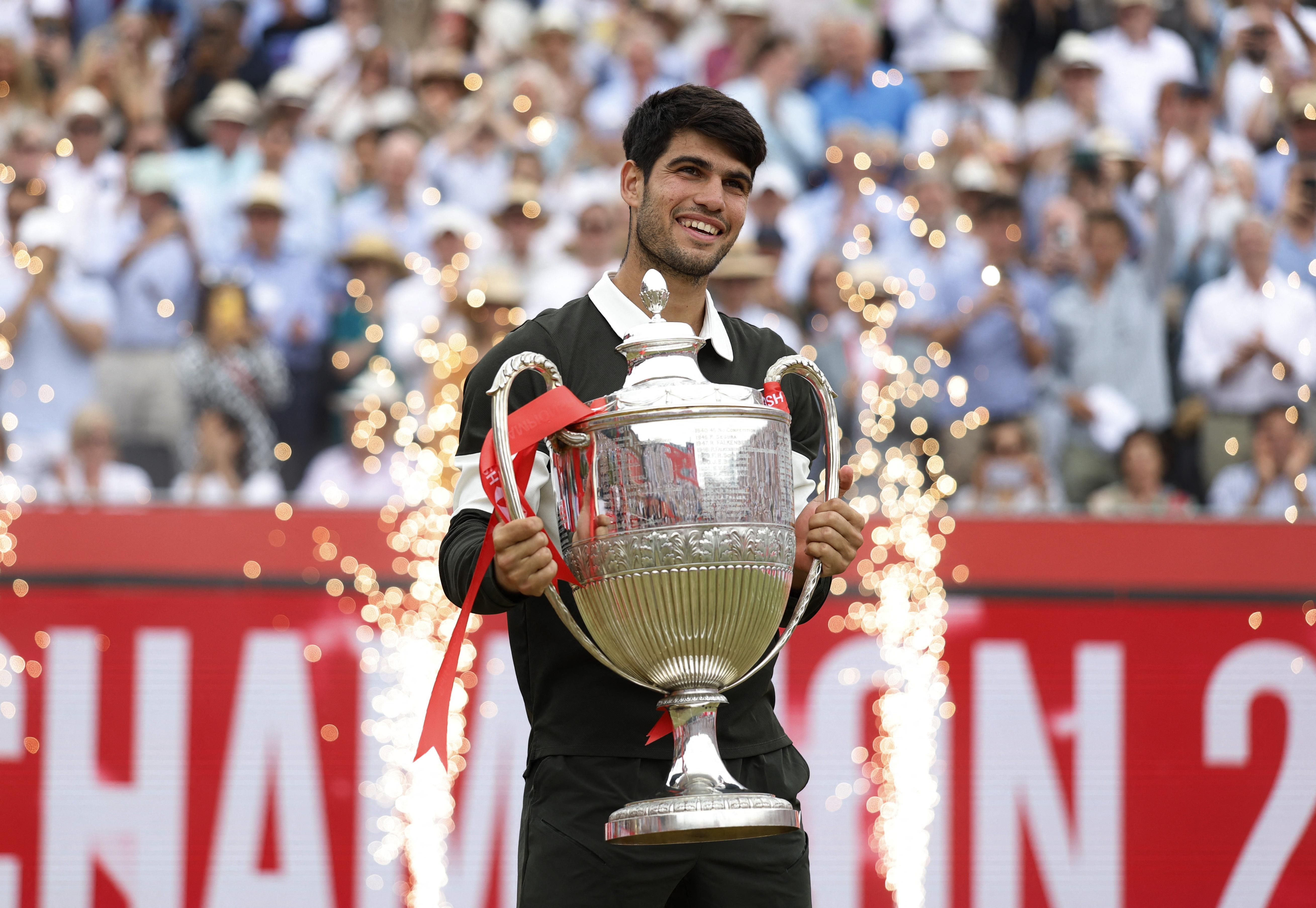 关于澳网力克拉沃尔杯,阿尔卡拉斯点燃赛场的信息 关于澳网力克拉沃尔杯,阿尔卡拉斯点燃赛场的信息