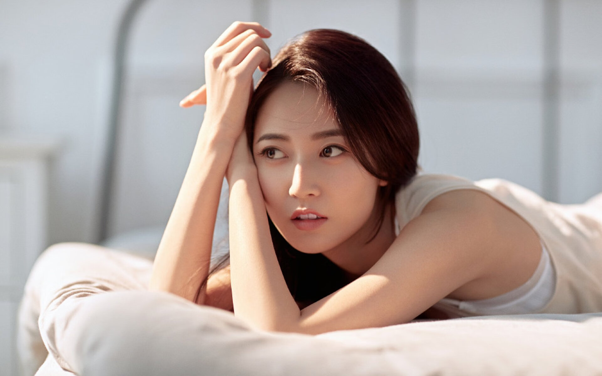 卢卡库双响炮撕裂钢铁防线,多特蒙德3-0碾压莱比锡红牛登顶德甲巅峰对决