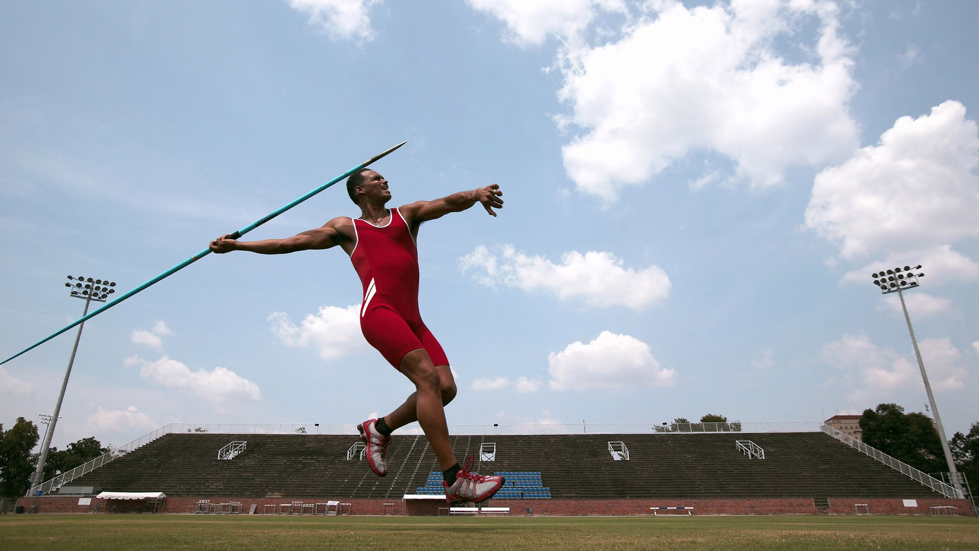 当罗马军团穿越绿茵场,阿圭罗如何在龟甲阵下加冕全场最佳