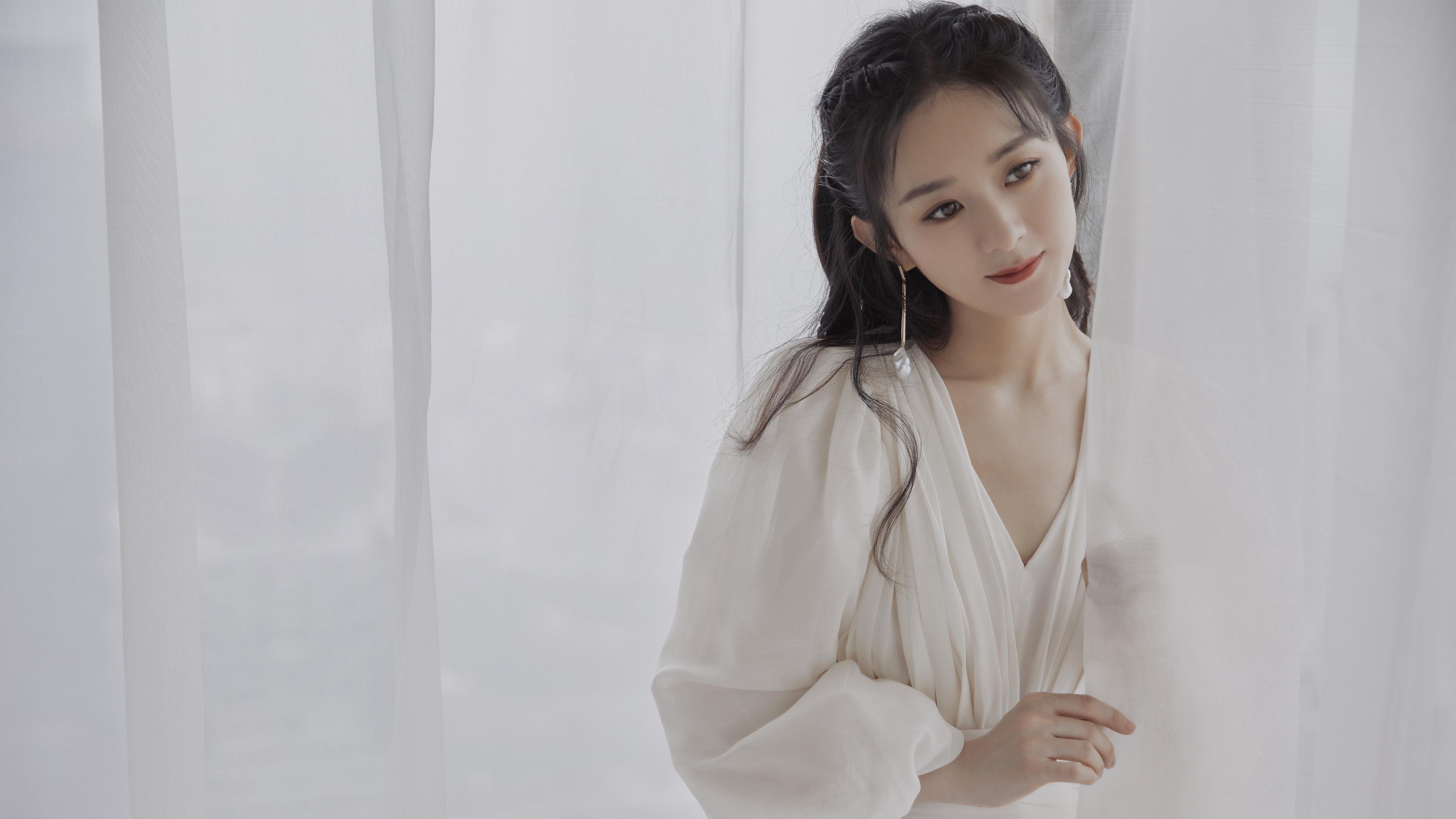 开云APP-当单核闪耀遇上团队洪流，布伦森里程碑之夜与猛龙寒流袭日的篮球启示