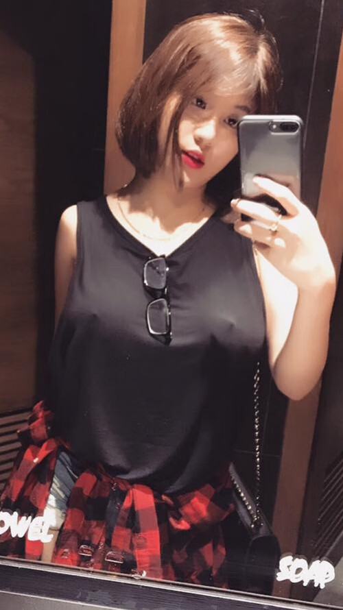 当绿茵遇见硬木，西甲国家德比与雷霆加时胜尼克斯的体育交响夜